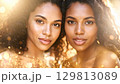 美しい外国人女性の二人のツーショット 129813089