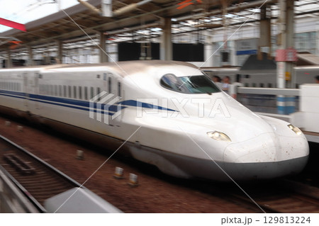 岡山駅に到着する山陽新幹線のぞみ号（N700系／スモールA） 129813224