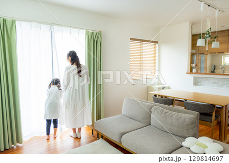 一軒家 親子 新居 一軒家 親子 新居 129814697