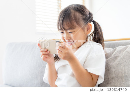 スマホ 子供 女児 スマホ 子供 女児 129814740