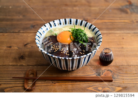 カツオのタタキととろろ丼 129815594