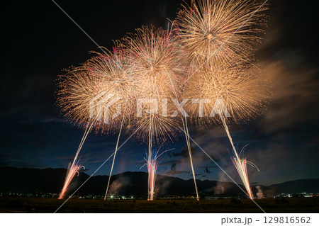 山梨県下最大級　日本トップクラスの花火大会　神明の花火 129816562