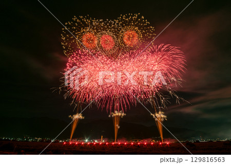 山梨県下最大級　日本トップクラスの花火大会　神明の花火 129816563