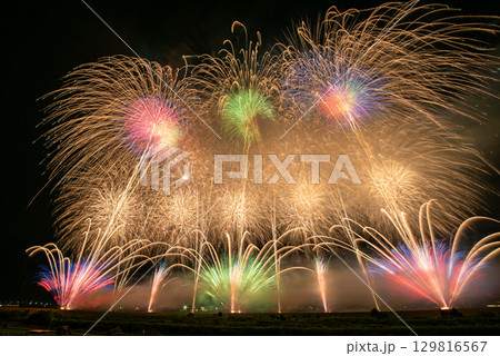 山梨県下最大級　日本トップクラスの花火大会　神明の花火 129816567