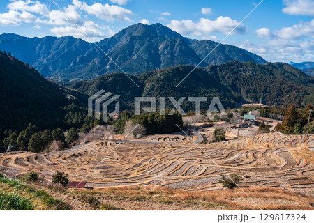 冬の丸山千枚田《三重県 熊野市》 冬の丸山千枚田《三重県 熊野市》 129817324