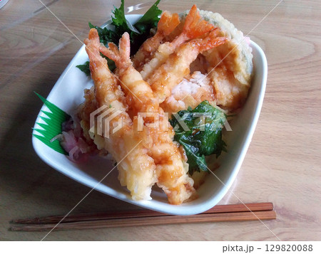 Home made "Ebi Tempura Donburi" / 家庭で作る海老天丼の一例 Home made "Ebi Tempura Donburi" / 家庭で作る海老天丼の一例 129820088