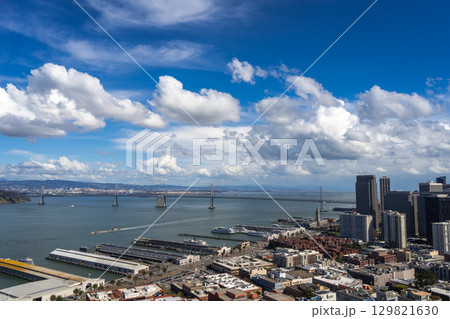 Panoramic view of San Francisco Bay and downtown skyline, USA 129821630