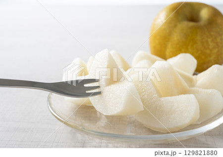 くし形切りの梨 129821880