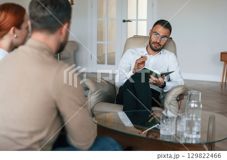 Couple at a psychologist's appointment 129822466