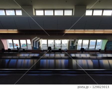 駅 ステーション 立つ 129823013