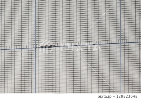 外壁タイルのひび割れ イメージ 外壁タイルのひび割れ イメージ 129823648