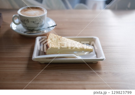 本場のバスクチーズケーキ 129823799