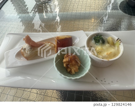 Japanese Lunch Appetizer Set - Traditional Starter 129824146