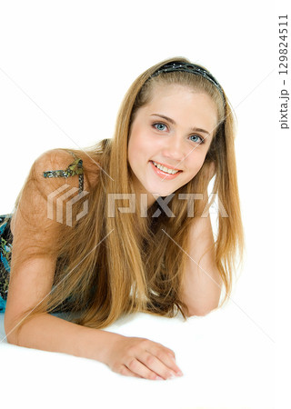 young pretty smile 129824511