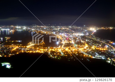 函館山からの夜景（北海道・函館市） 129826170