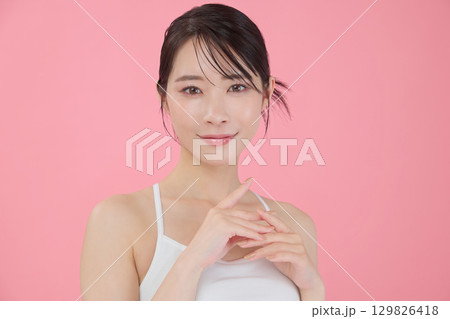ビューティーイメージ 若い女性のポートレート ビューティーイメージ 若い女性のポートレート 129826418