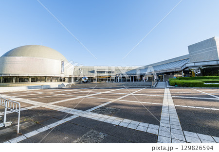茨城県つくば市　晴天のつくばエキスポセンター 129826594