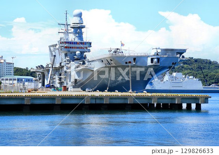 揚陸艦としての機能も有する… イタリア海軍の軽空母『カブール』 129826633