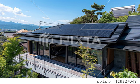 パネル式太陽光発電システムのある住宅 129827048