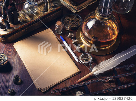 スチームパンクな研究所に茶けた紙 スチームパンクな研究所に茶けた紙 129827426