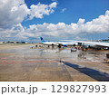 真夏の空港 129827993