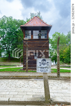 The warning sign at Auschwitz I 129829074