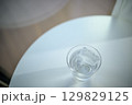 水の入ったグラス 水の入ったグラス 129829125