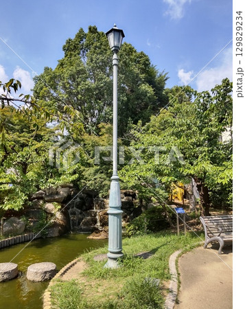 公園の街灯 129829234