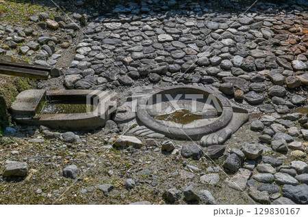 明日香村の亀形石造物－古代祭祀遺構 129830167