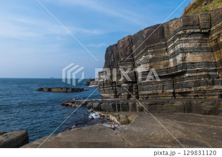 須佐ホルンフェルス－日本海沿岸の地質遺産と絶景 129831120