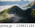 雲流れる烏帽子岳稜線 129831184