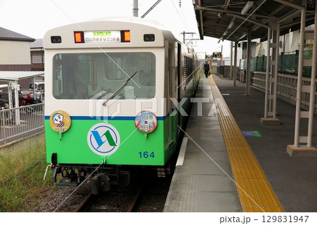 三重県内を走る地方鉄道「四日市あすなろう鉄道」:八王子線の終点、西日野駅に停車中の車両 三重県内を走る地方鉄道「四日市あすなろう鉄道」:八王子線の終点、西日野駅に停車中の車両 129831947