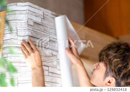 リフォーム　DIY　内装工事　ダイノックシート　印刷化粧フィルム施工　張り合わせ 129832418