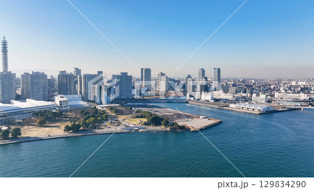 港湾都市のドローン空撮 港湾都市のドローン空撮 129834290