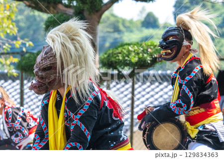 肥前佐賀の秋祭り－母ヶ浦面浮立 129834363