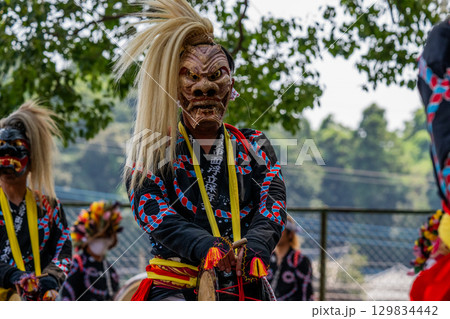 肥前佐賀の秋祭り－母ヶ浦面浮立 129834442