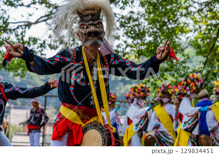 肥前佐賀の秋祭り－母ヶ浦面浮立 129834451