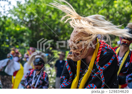 肥前佐賀の秋祭り－母ヶ浦面浮立 129834620