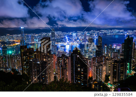 ビクトリアピークから望む夜景 ビクトリアピークから望む夜景 129835584