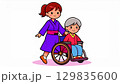ヘルパーと車いすのおばあさん 129835600