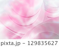淡いピンクの抽象的な曲線 129835627