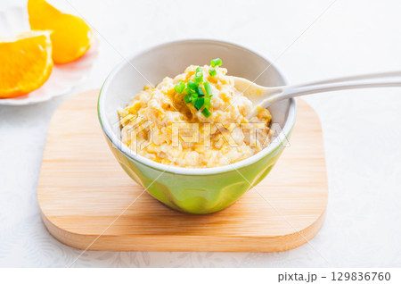 レンジ調理 オートミールで卵がゆ レンジ調理 オートミールで卵がゆ 129836760