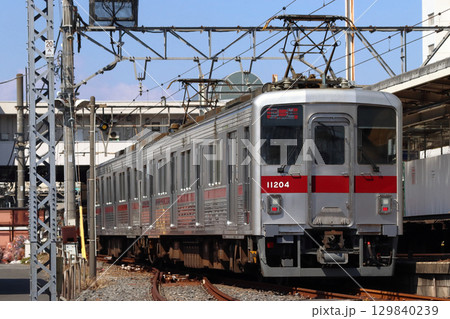 東武伊勢崎線を行く10000系電車(回送列車:東武亀戸線→東武大師線) 東武伊勢崎線を行く10000系電車(回送列車:東武亀戸線→東武大師線) 129840239