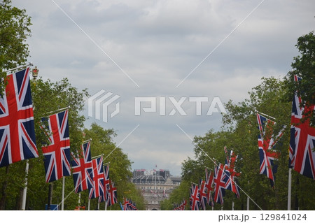 ロンドン 129841024