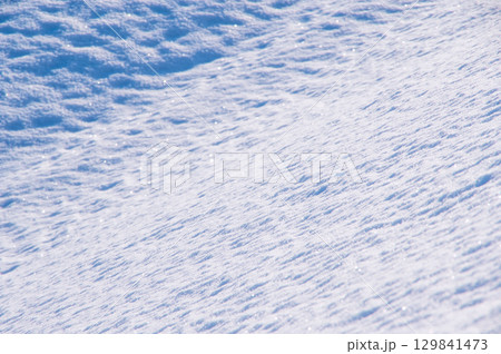 雪　キラキラ　輝き 129841473
