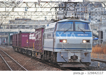 東海道本線 平塚 JR貨物 EF66-117(吹田) 東海道本線 平塚 JR貨物 EF66-117(吹田) 129842117