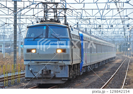 東海道本線 西湘貨物 JR貨物 EF66-130(吹田)+東京メトロ16000系 16023編成 東海道本線 西湘貨物 JR貨物 EF66-130(吹田)+東京メトロ16000系 16023編成 129842154