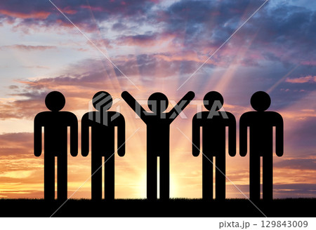 Stand out from the crowd concept Stand out from the crowd concept 129843009