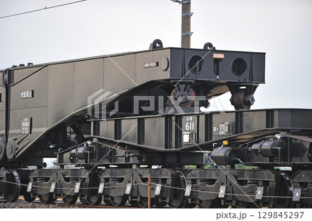 東北本線　東鷲宮ー栗橋　JR貨物　EF65-208（新鶴見）0＋ヨ8402＋シキ611＋ヨ8629 129845297