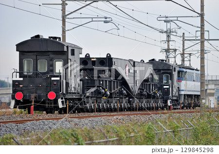 東北本線　東鷲宮ー栗橋　JR貨物　EF65-208（新鶴見）0＋ヨ8402＋シキ611＋ヨ8629 129845298